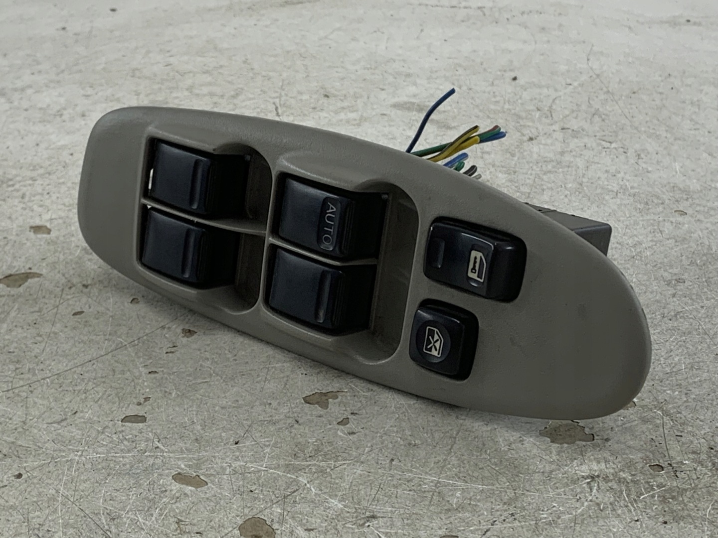 NISSAN ALMERA TINO PANEL of the window left front 80961BU400