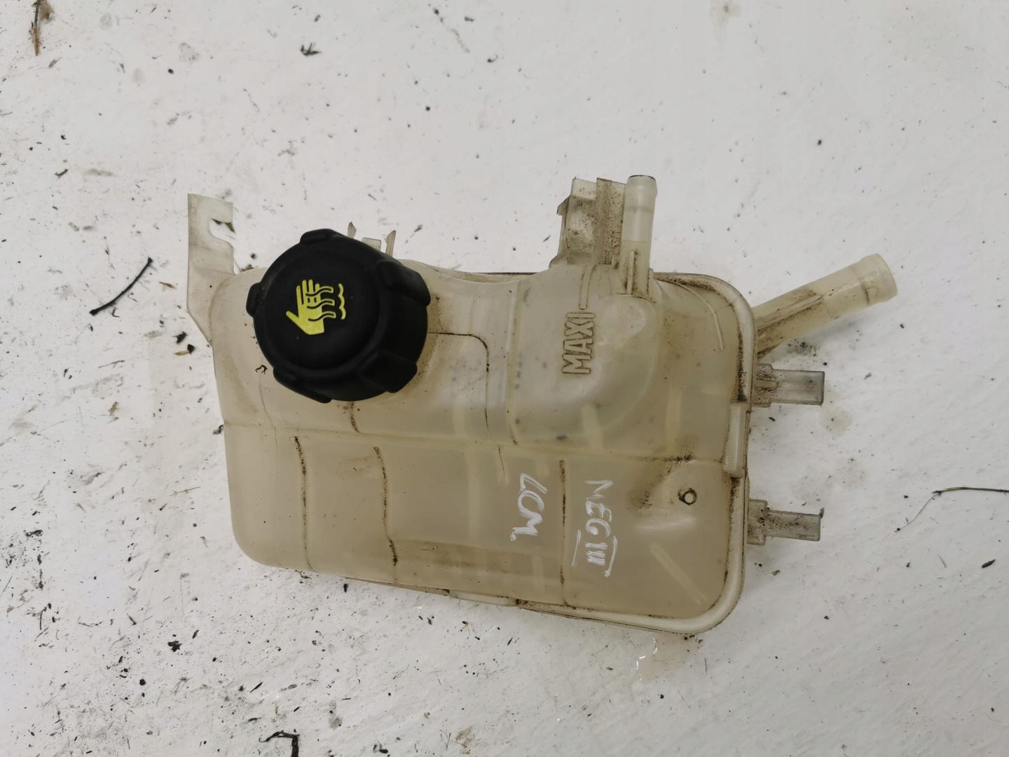 scheibenwaschbehälter RENAULT MEGANE III 217100005R