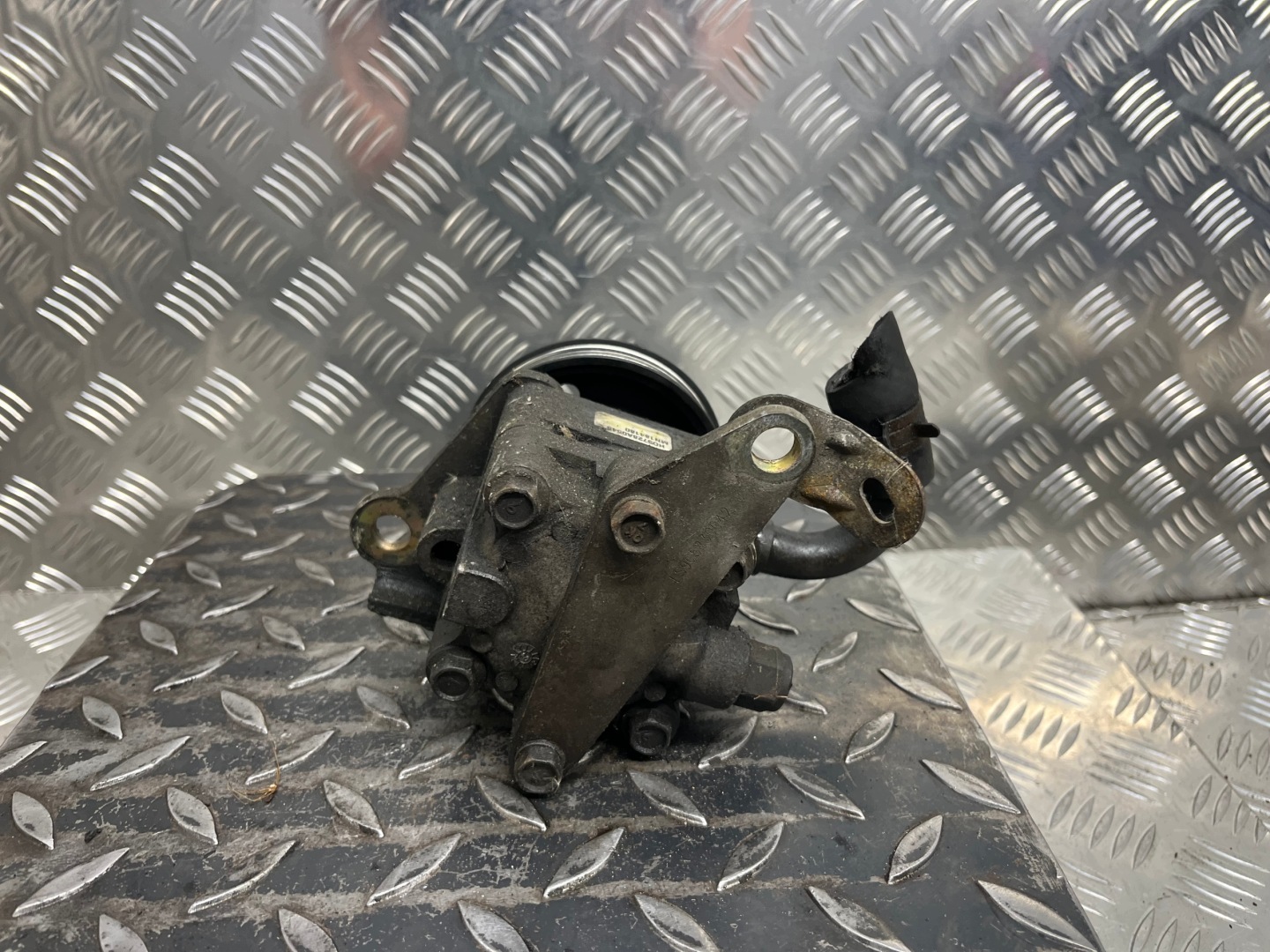 Pompe direction assistée MITSUBISHI ECLIPSE MN184180