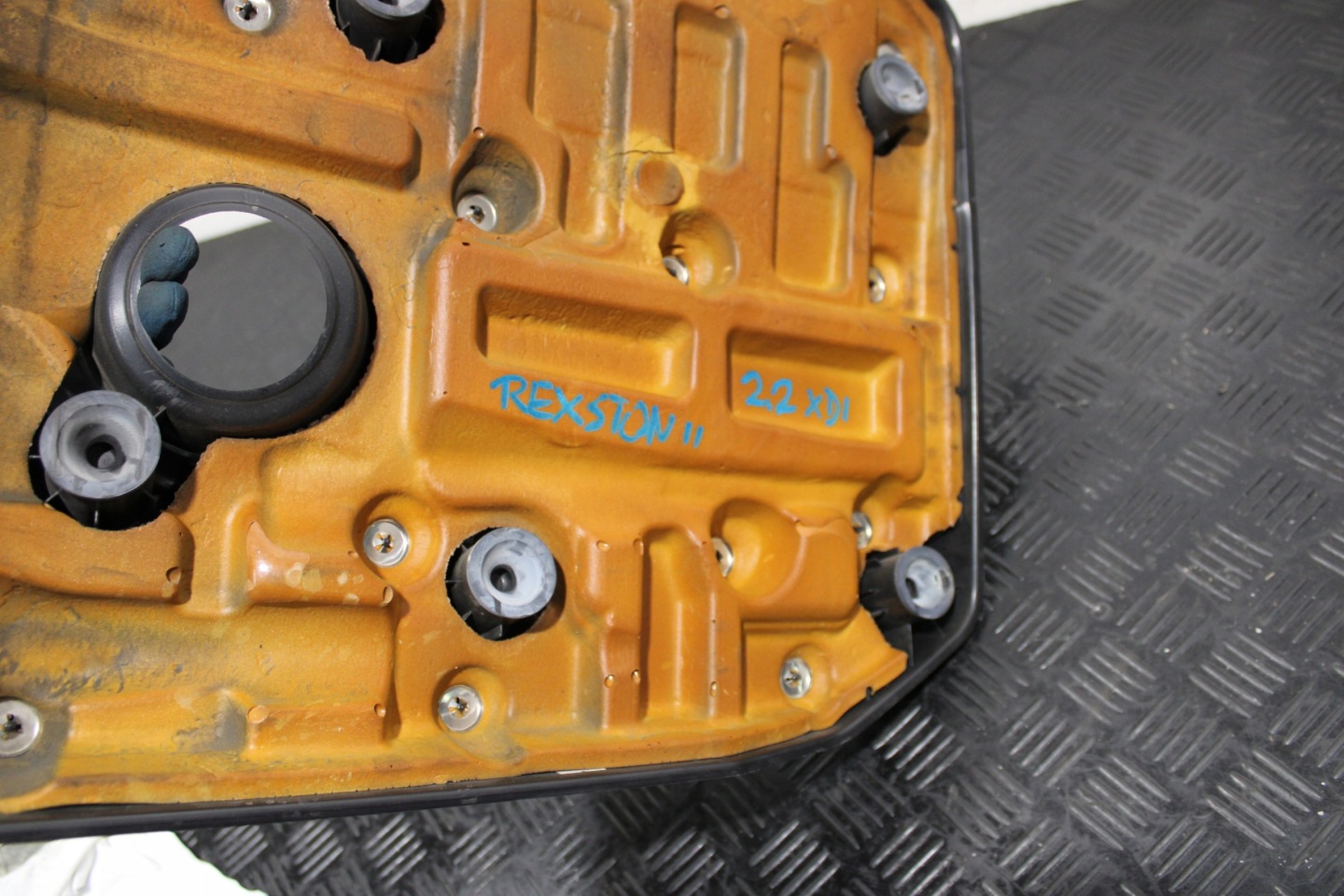cover for engine SSANGYONG REXTON 2 II G4