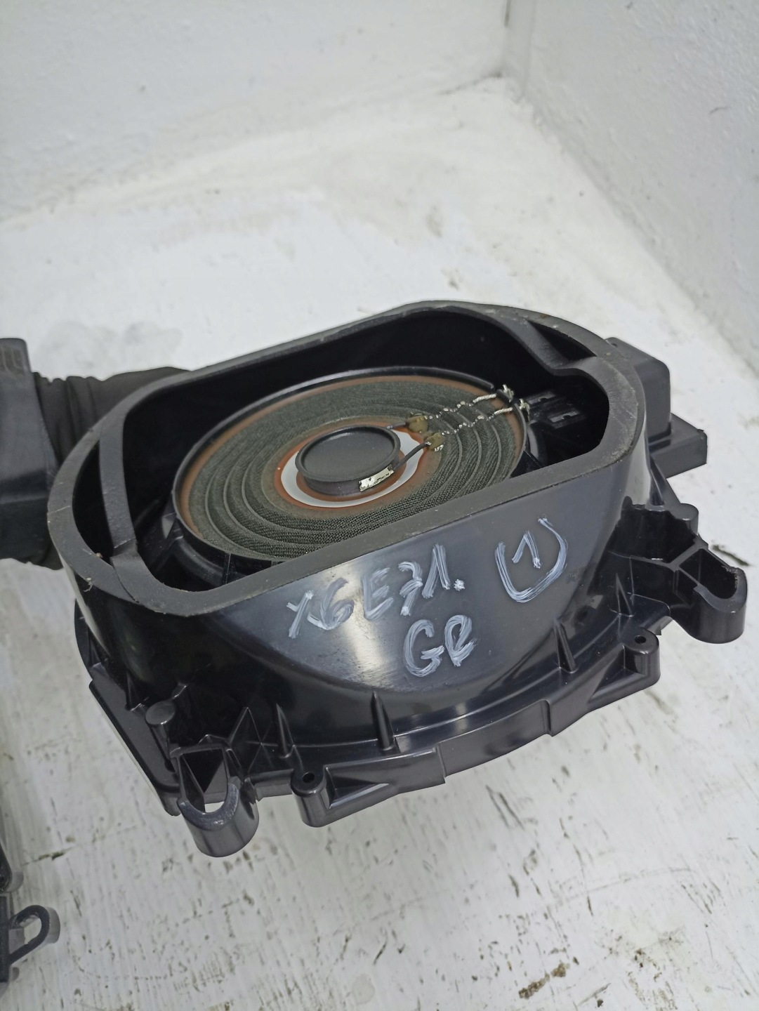speaker SUBWOOFER BMW X6 E71 / LCI 9218698 07-14