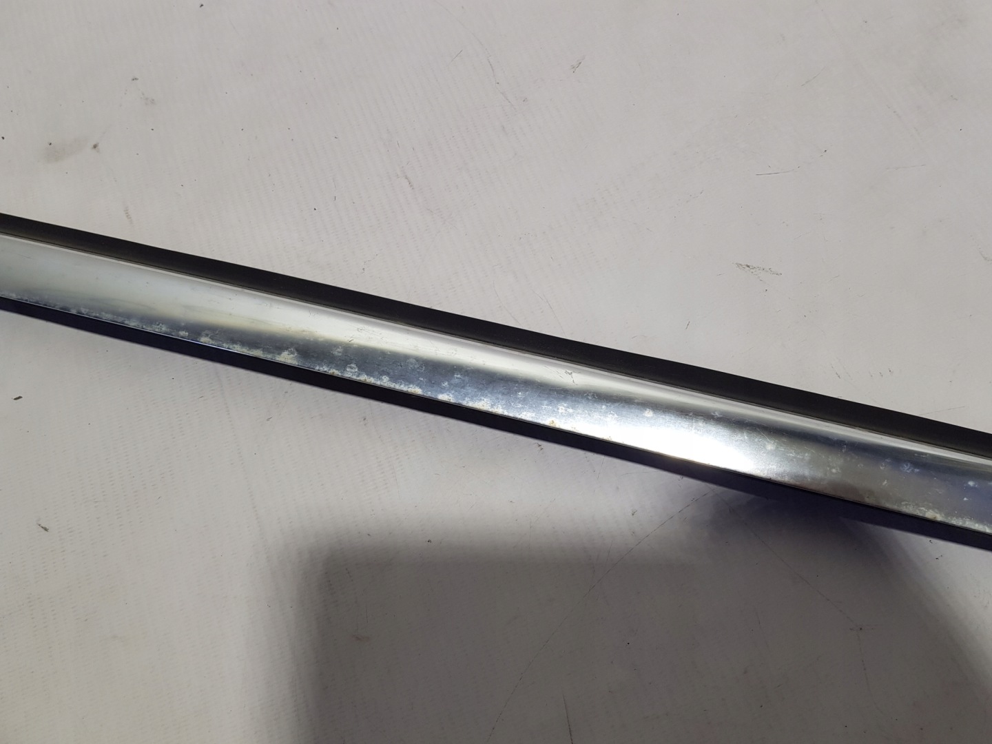 moulding door left rear part dust CHROM MERCEDES W251 LONG