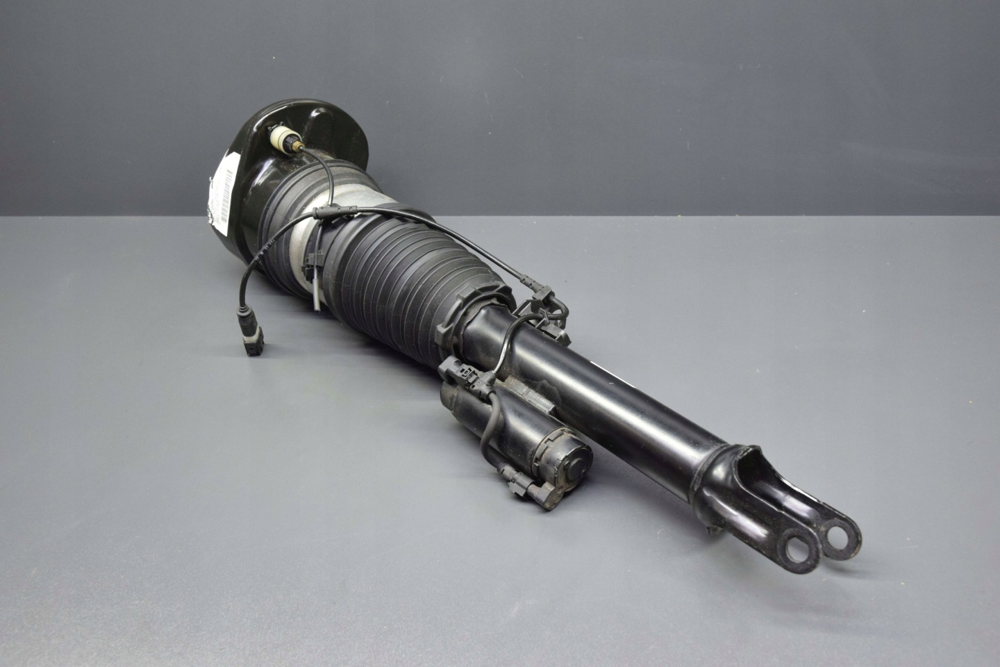 shock absorber right front BMW 6 G32 6866702
