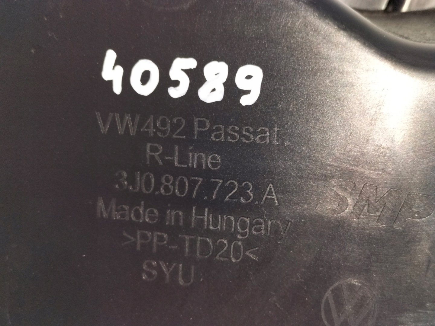 holder support intake of a bumper front left VW PASSAT B9 24- R-LINE