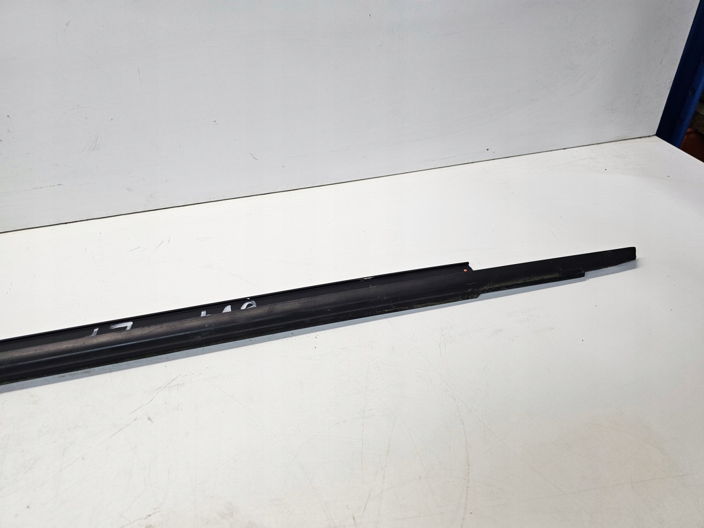 moulding MAT windows left front AUDI A3 8V 5-door 8V4837477