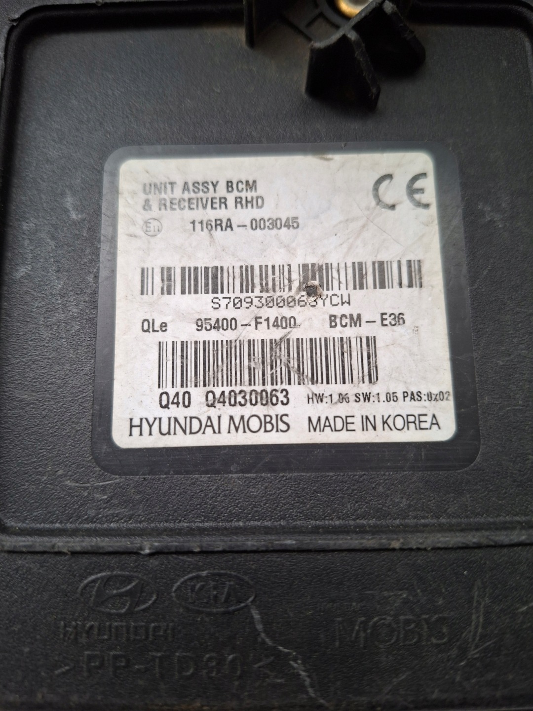 Unité commande confort KIA SPORTAGE IV 95400-F1400