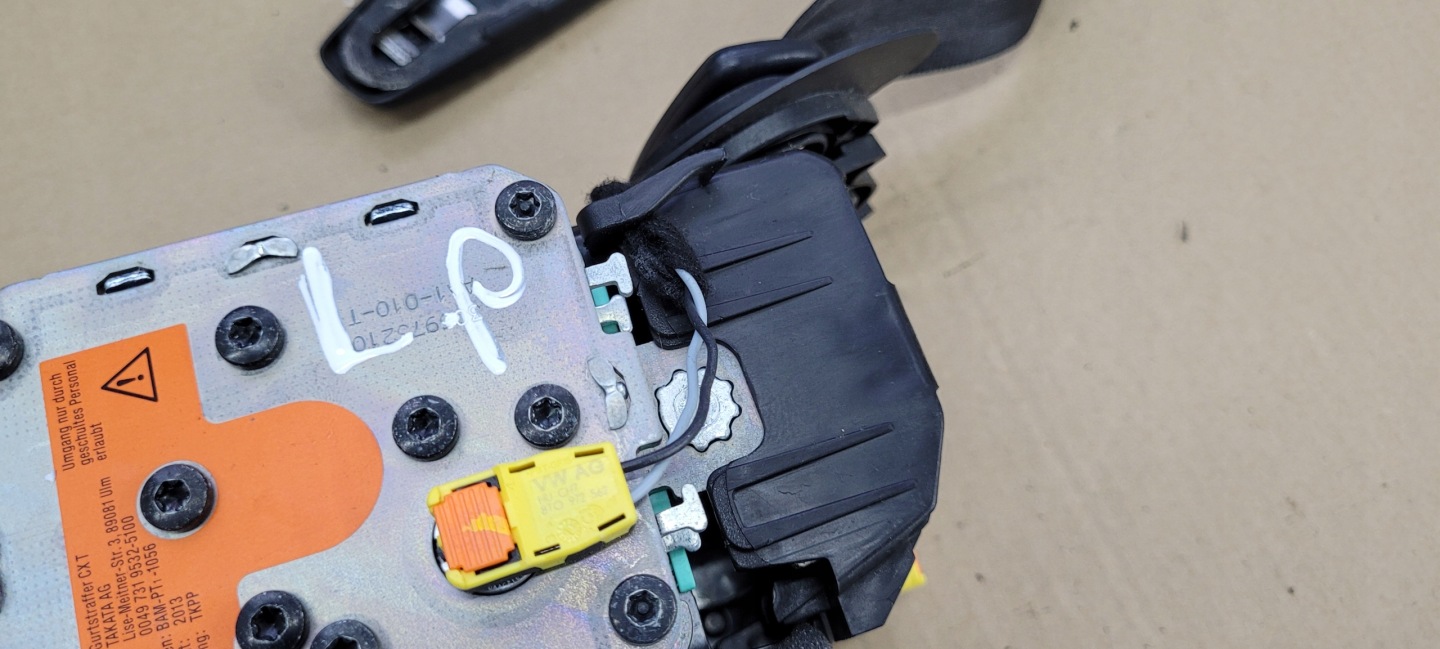 A6 C7 4G tension belt safety left front 4G8857705B A7 4G
