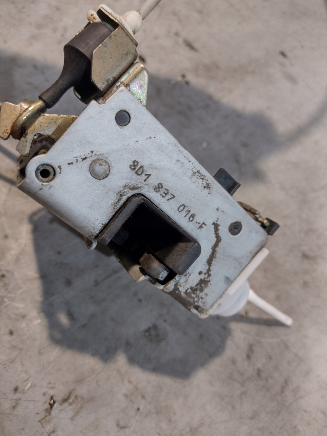 lock door right front Audi A4 B5 8D1837016F