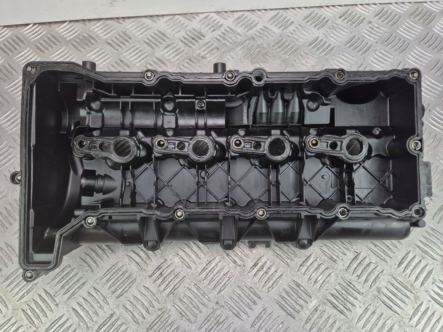 szelepfedél BMW X1 E84 20d 7797613 N47D20A
