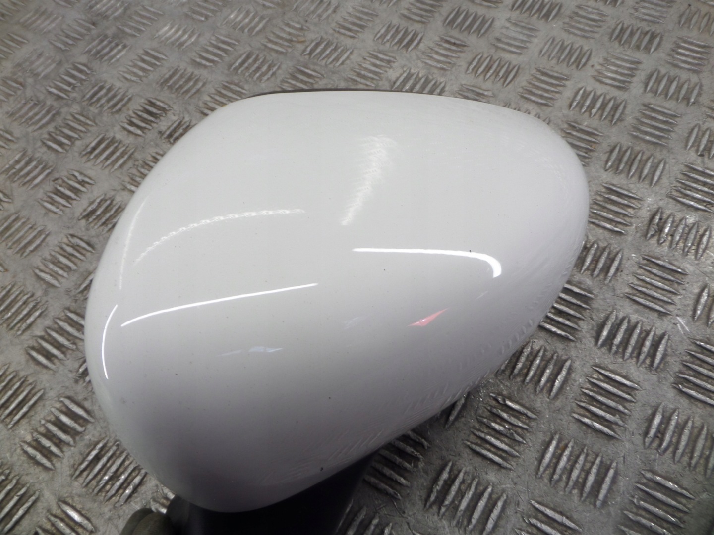 RENAULT CLIO V 2019- mirror left 9 PIN KOD LAKIERU: OV369 ICE WHITE
