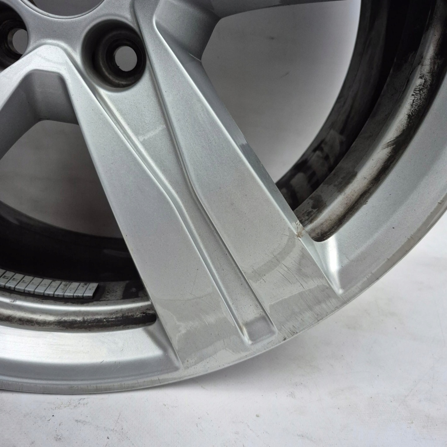 AUDI Q7 4M0 disk hliníkový 18" 4M0601025A