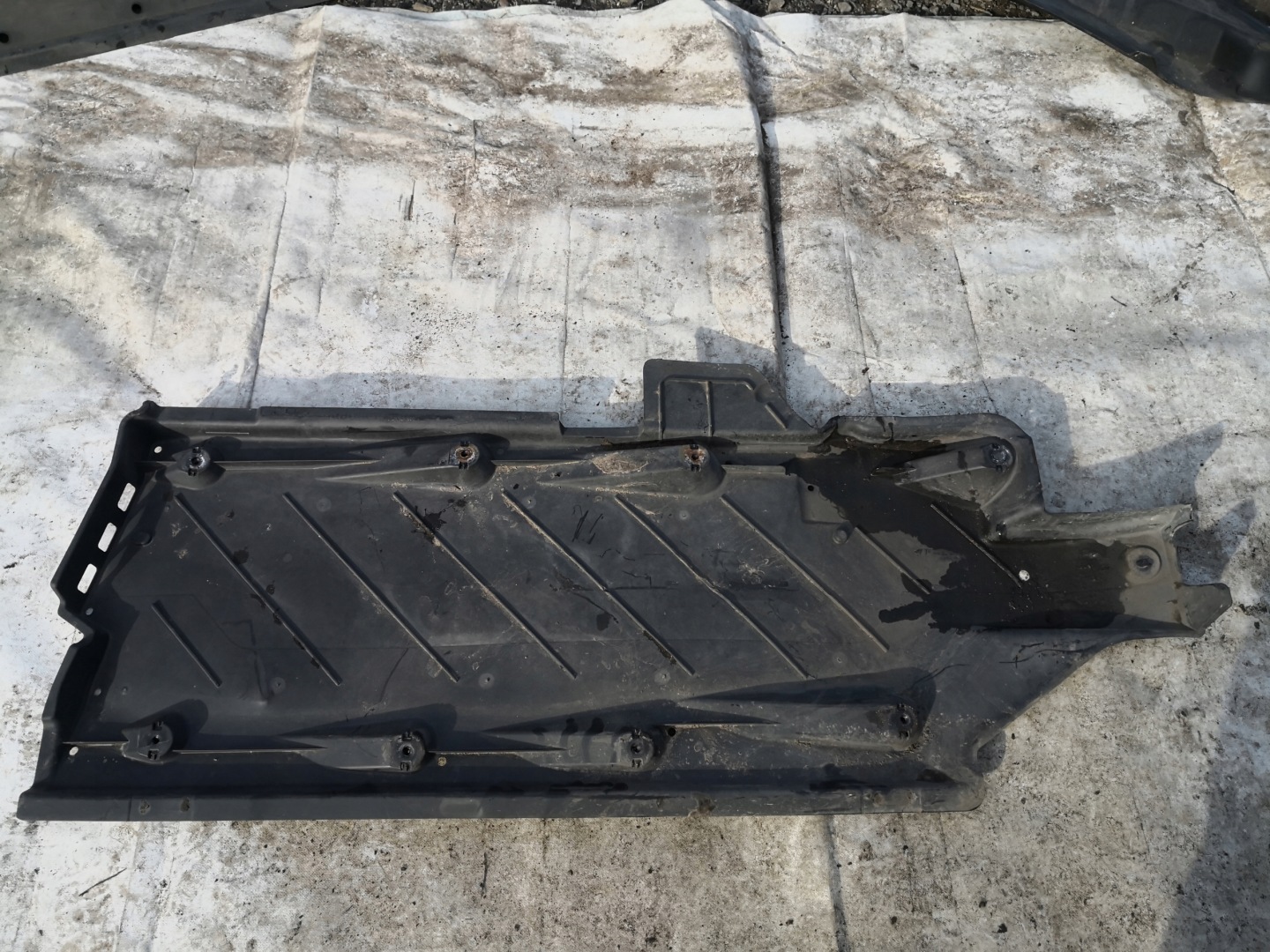 cover chassis right AUDI A1 POLO V 6R0825202