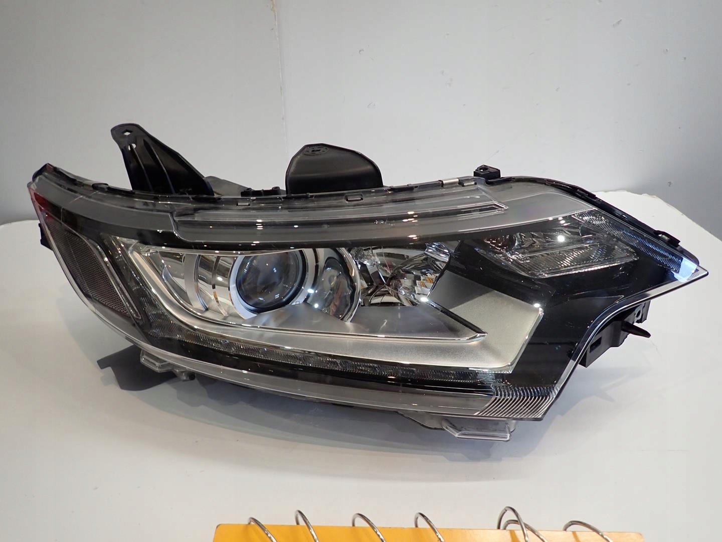 light front front right MITSUBISHI OUTLANDER III LIFT 2018