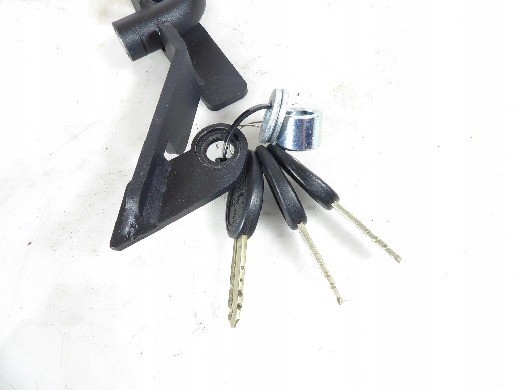SKODA OCTAVIA III 3 blocking of a trim