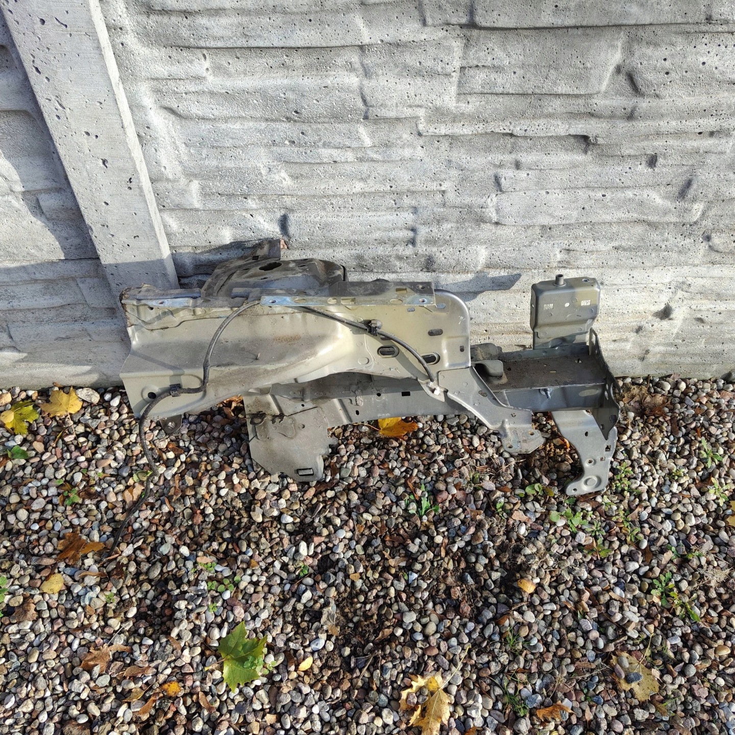 quarter front front side right Peugeot 208