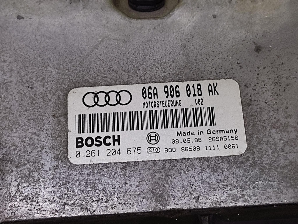 AUDI A3 8L 1.8 control unit of the engine 0261204675