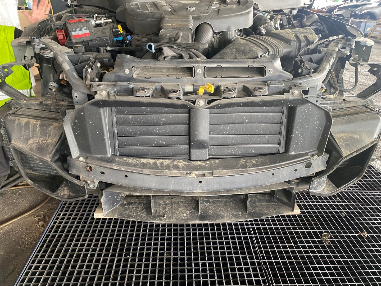 MASERATI LEVANTE 3.0 D ENGINE MOUNT 670105591