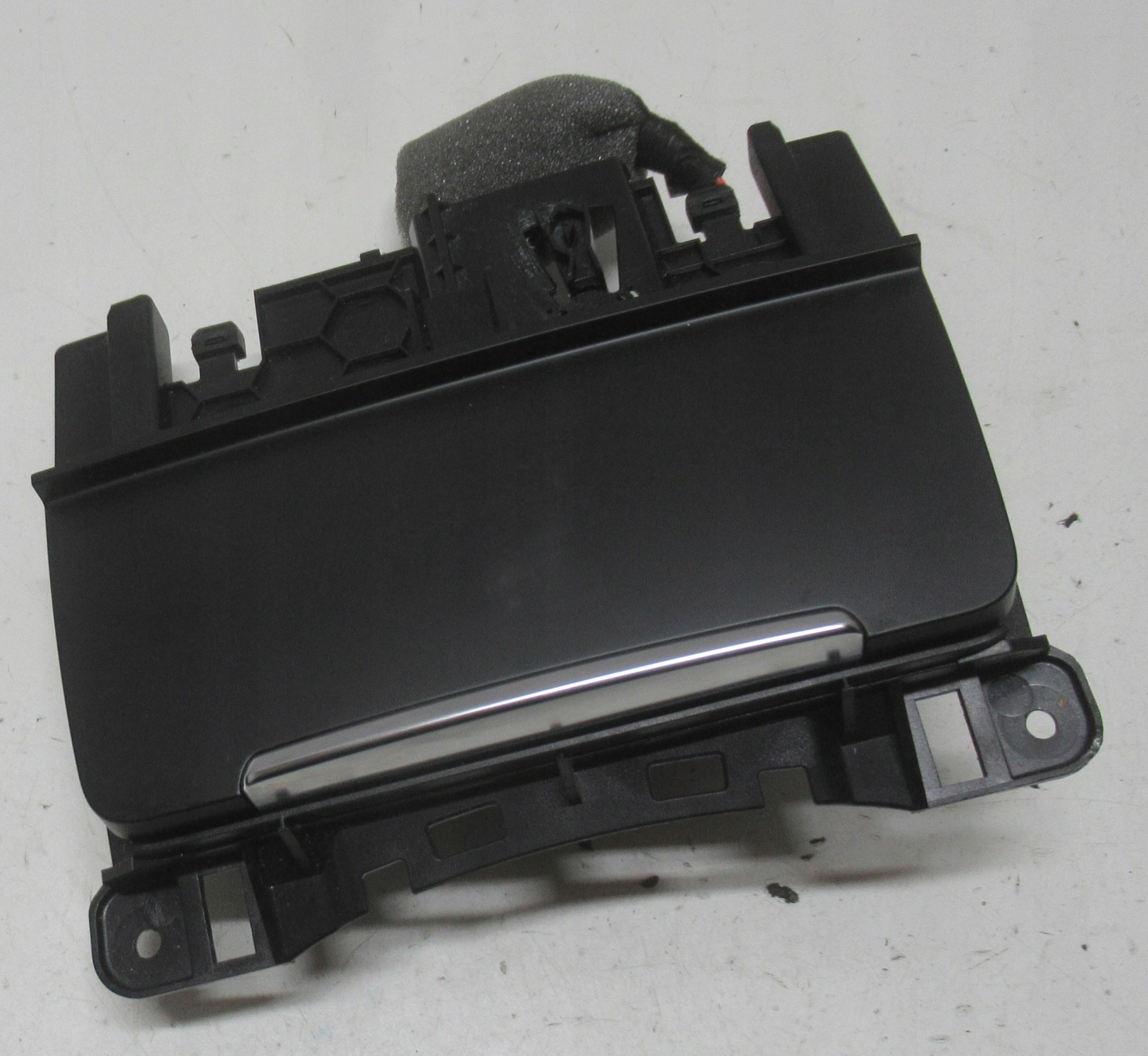 AUDI A4 B8 KOMBI 14R Cendrier 8K0857951C