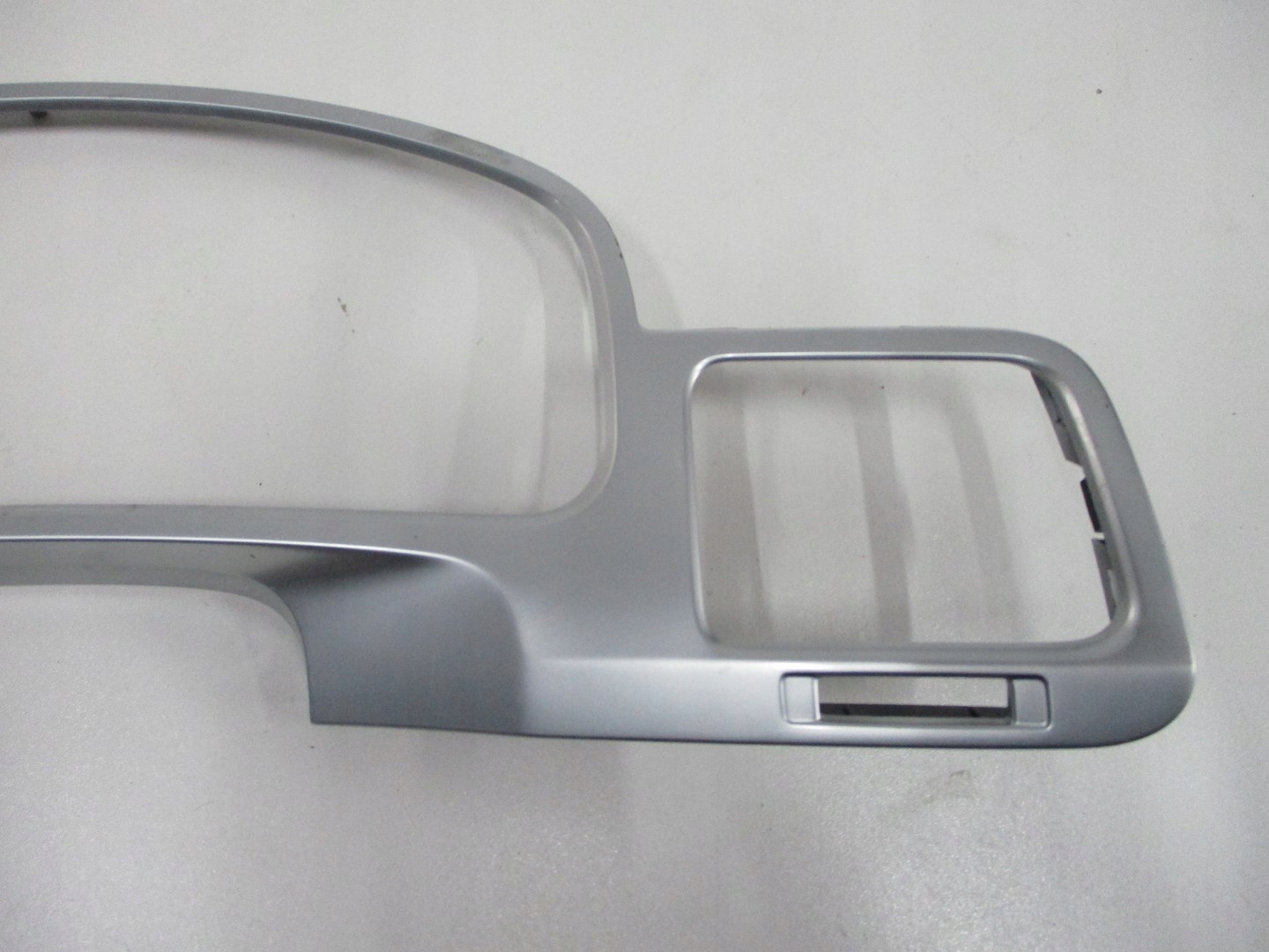RÁM obal budíku VW TOUAREG 7P0 7P1857189B