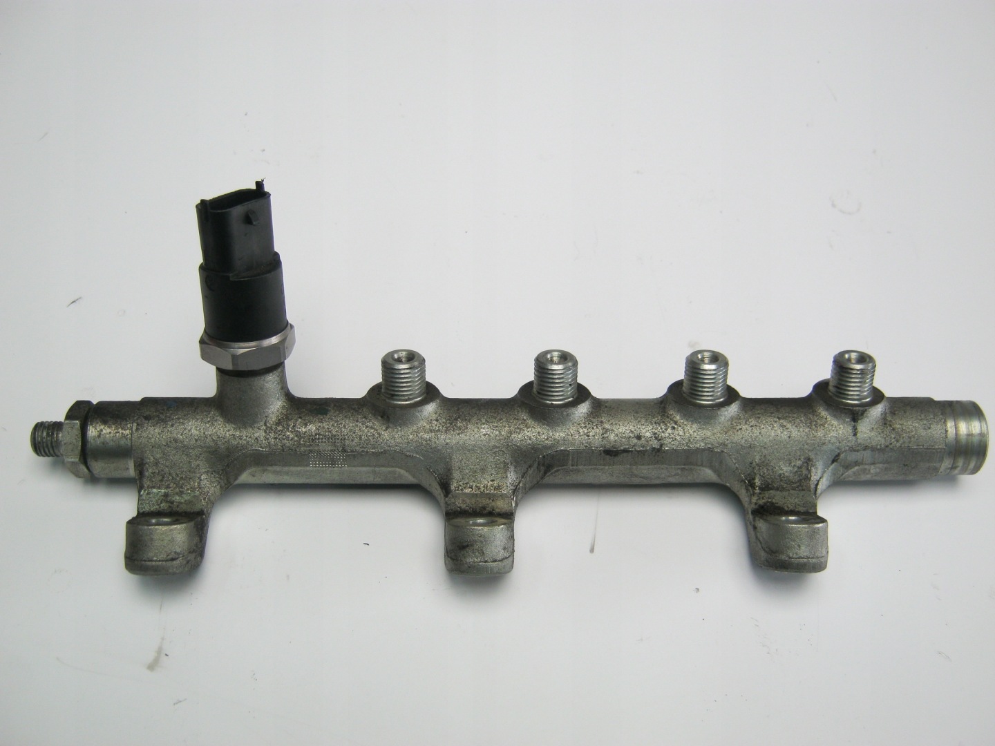 Rampe injection RENAULT NISSAN 2.2 DCI 0445214018