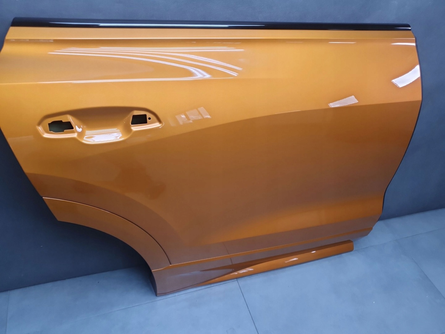Audi Q8 door right rear. 4M8833052C LY2Y