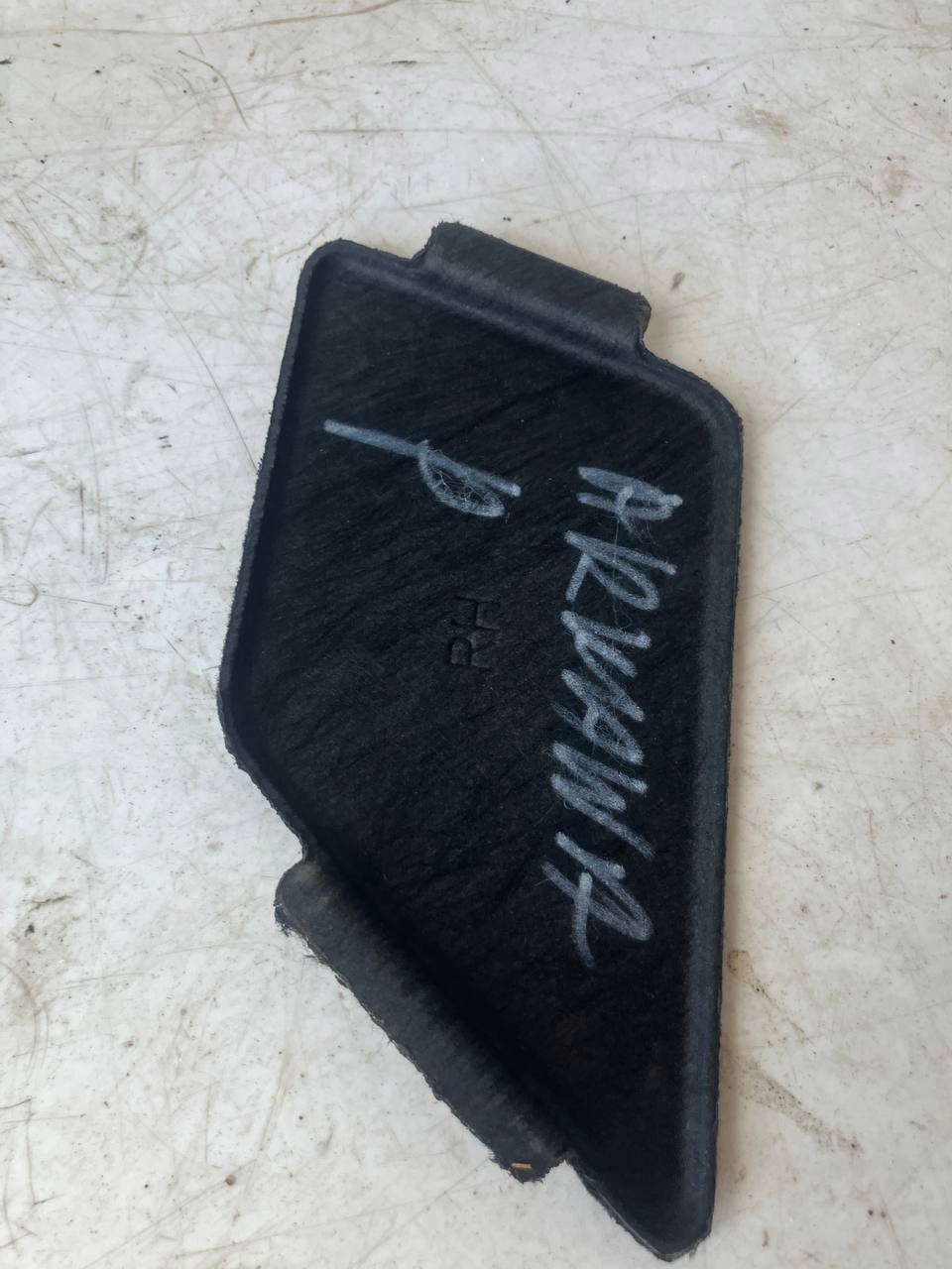 spoiler BOCZKA boot right rear part RENAULT ARKANA