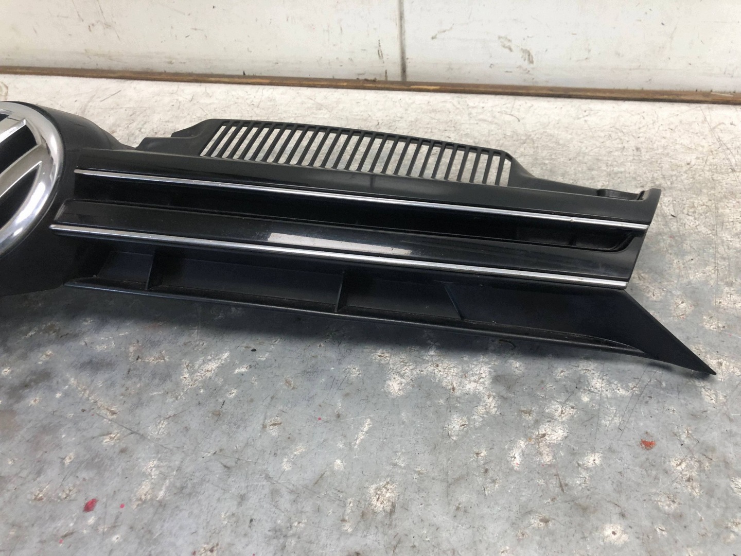 grill grill L041 VW GOLF VI KOMBI 1K9853653A