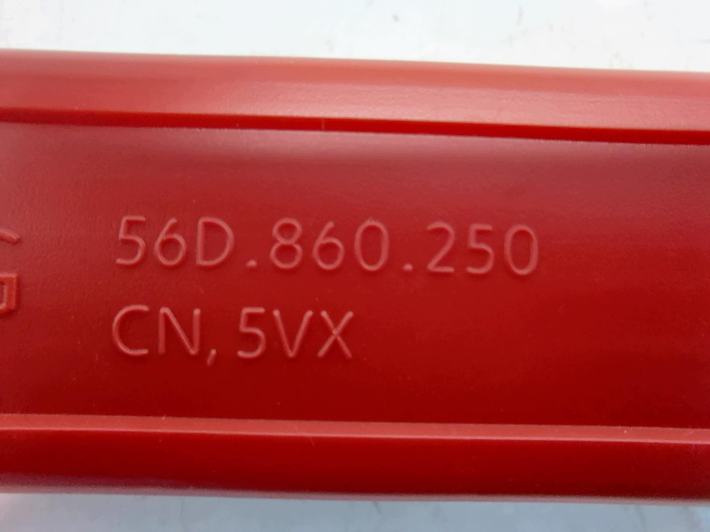 VW Tiguan III 571 2025r. triangle warning 56D860250
