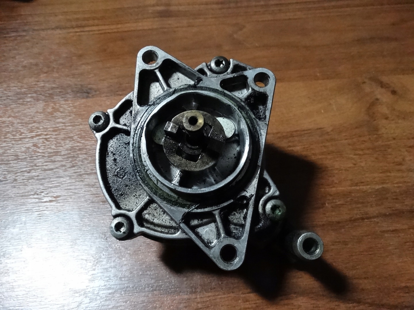 pump vacual VACUM AUDI A4 A5 C5 2.5TDI 1