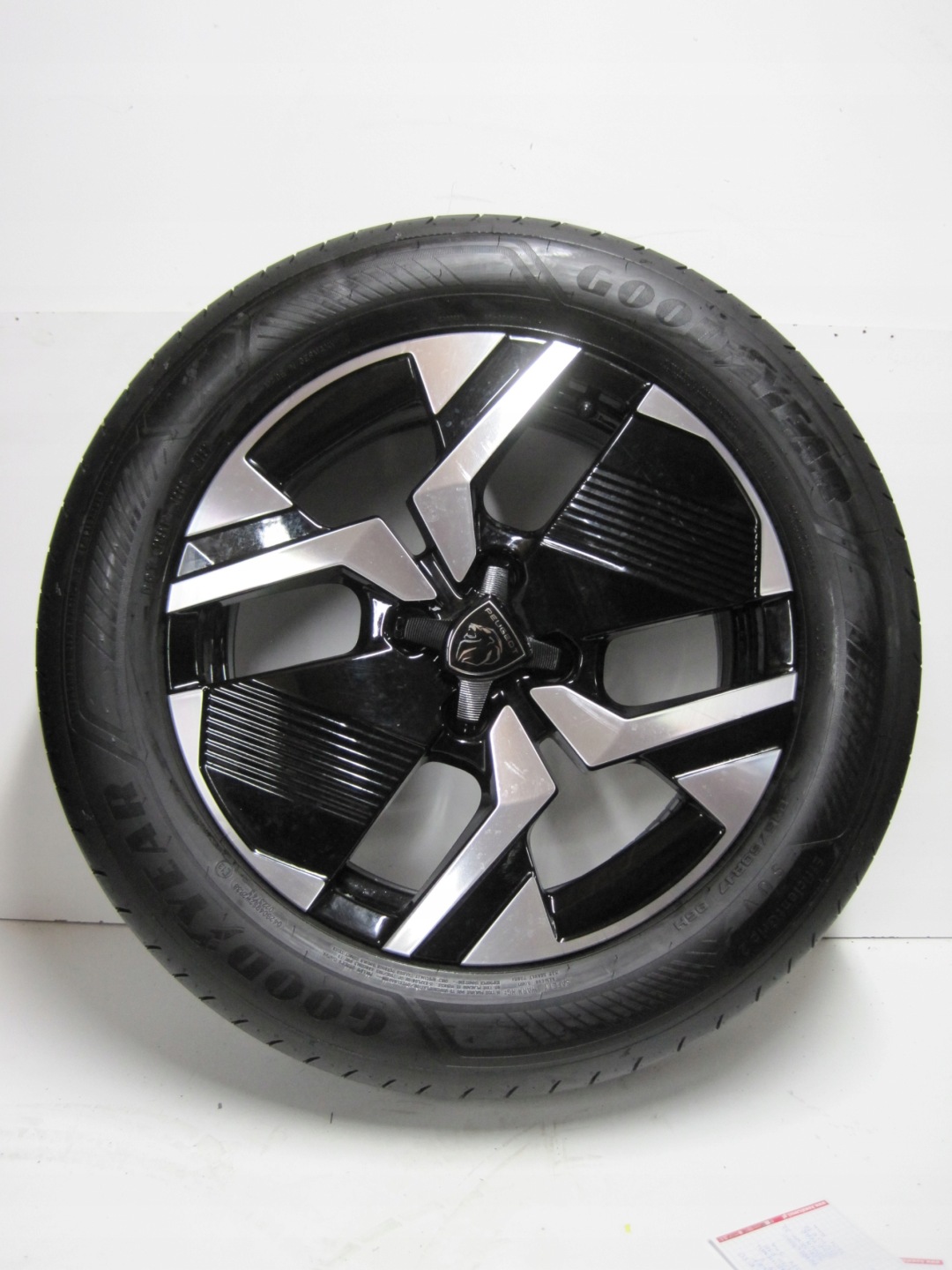 wheels discs tyres PEUGEOT 2008 II R17 24R