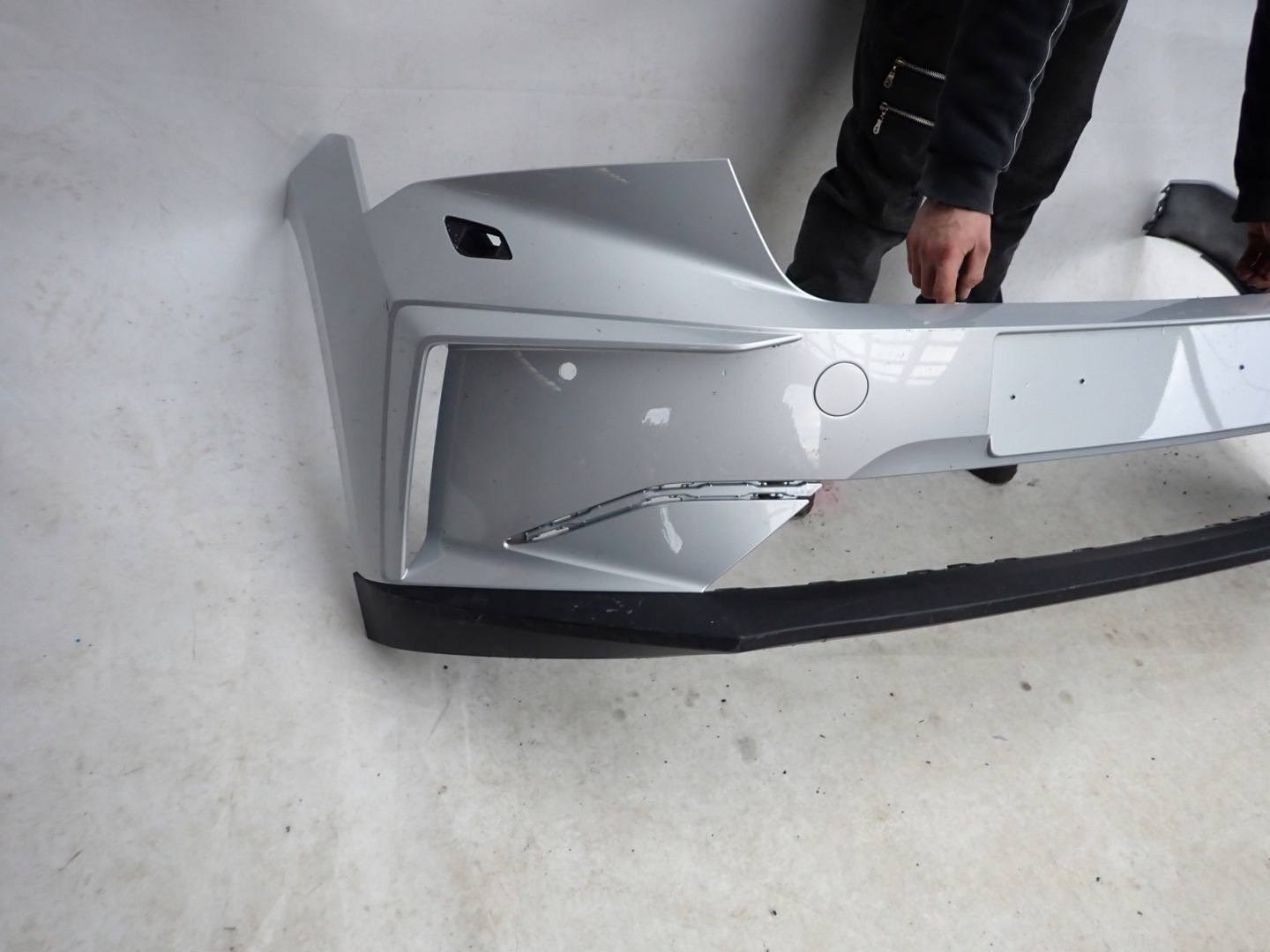 SKODA ENYAQ iV 20- bumper front front SPR PDC