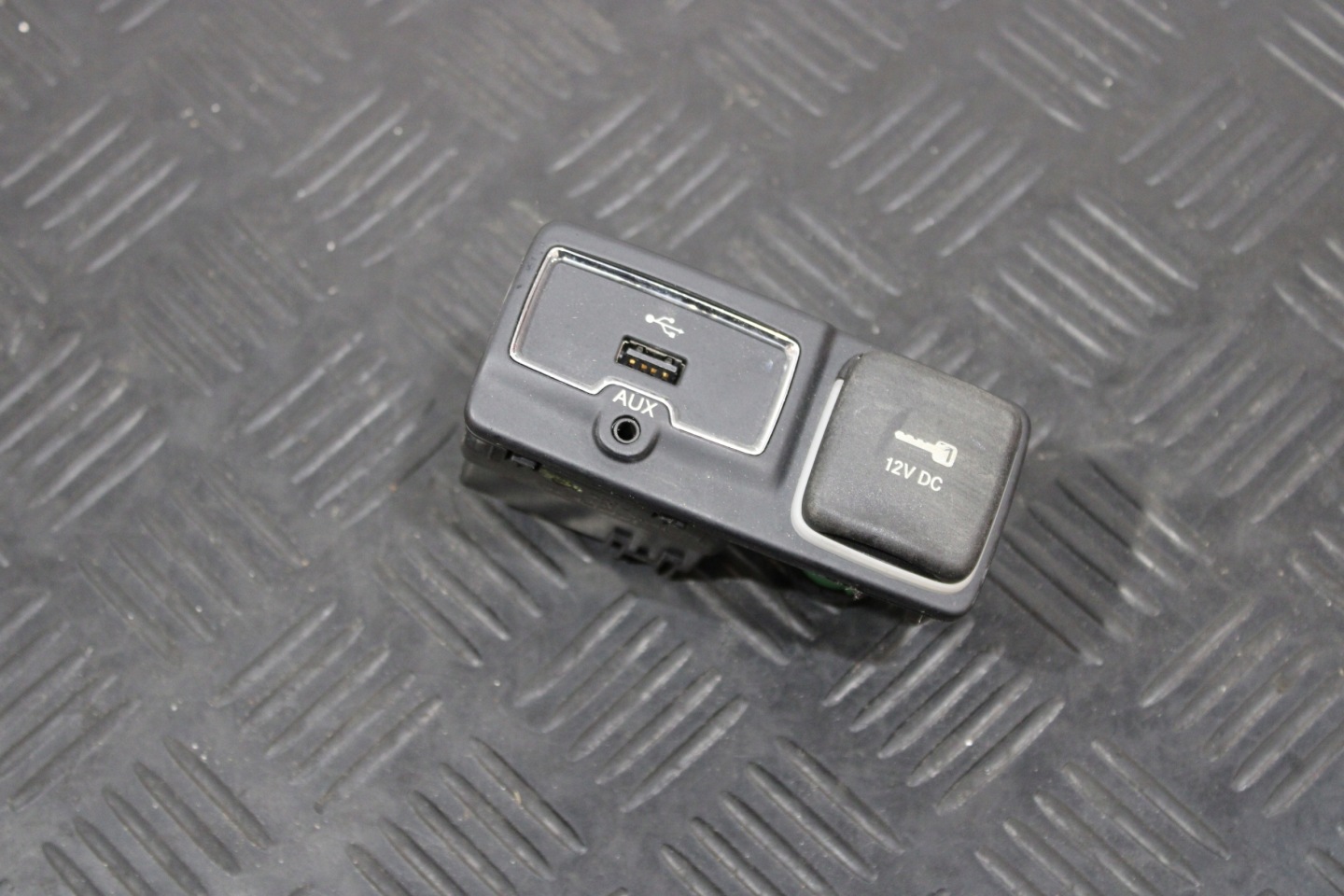 adapter USB 12V 735604055 JEEP RENEGADE