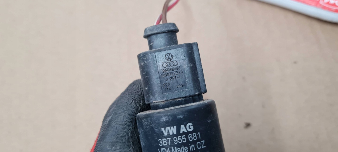 A5 8T Pumpe Spritzdüse lichte Connector Contact 3B7955681 A4 B8 Q5