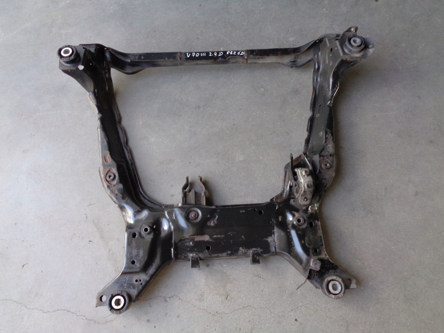 axle beam front VOLVO V70 III S80 II 2.4 D