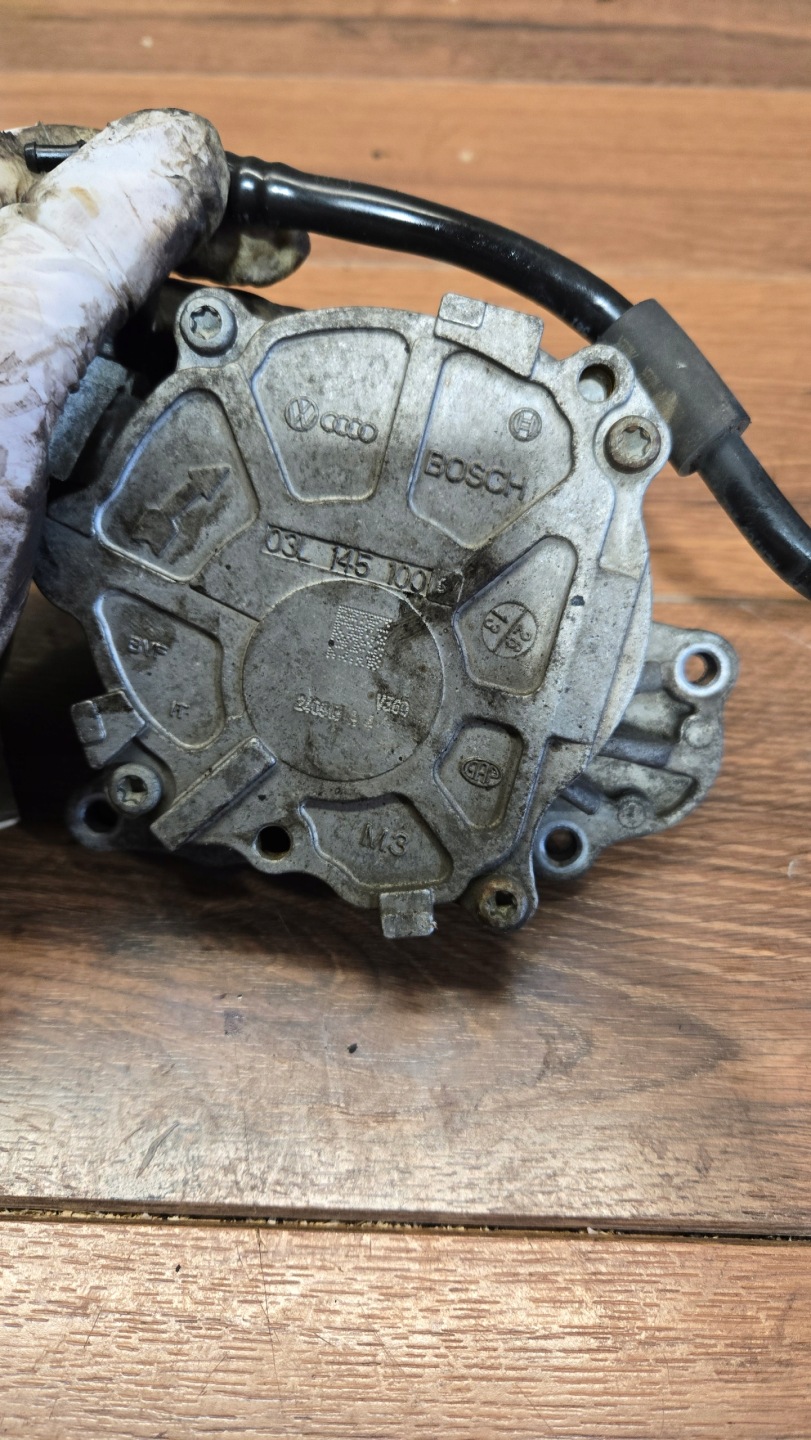 Audi OE 03L145100G pump vacual vacum