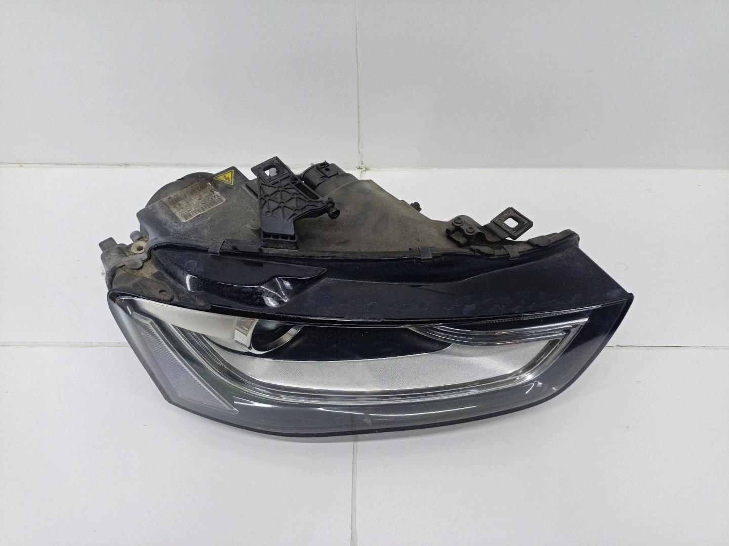 light front right side Audi A4 B8 facelift 2012 8K0941006