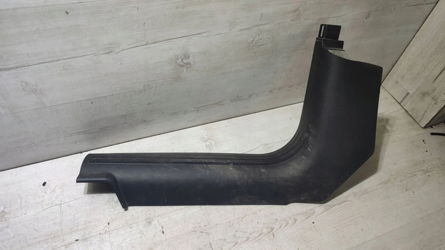 Jeep Cherokee 2015 front side left cover / cap of the threshold