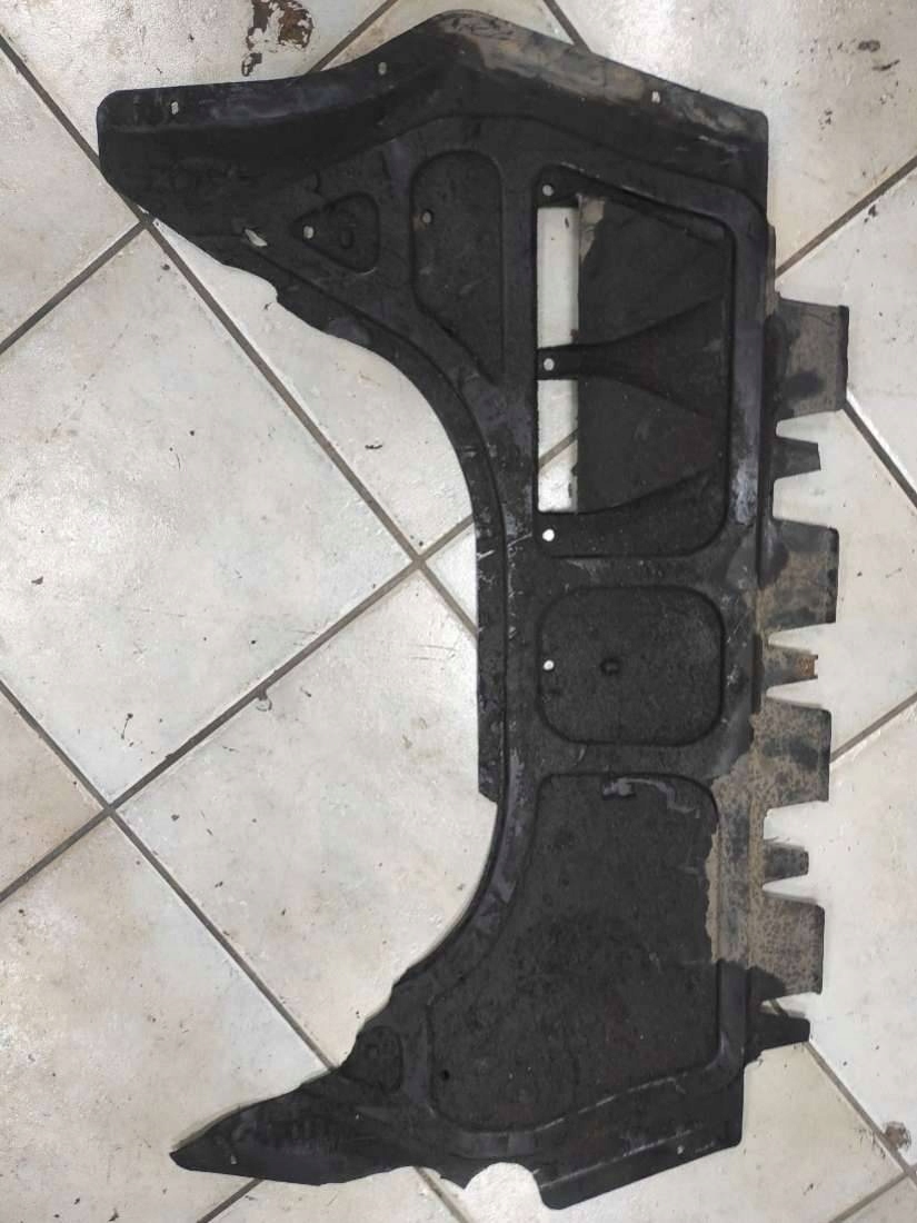 cover below engine Volkswagen Passat CC 2010 3C8.825.235