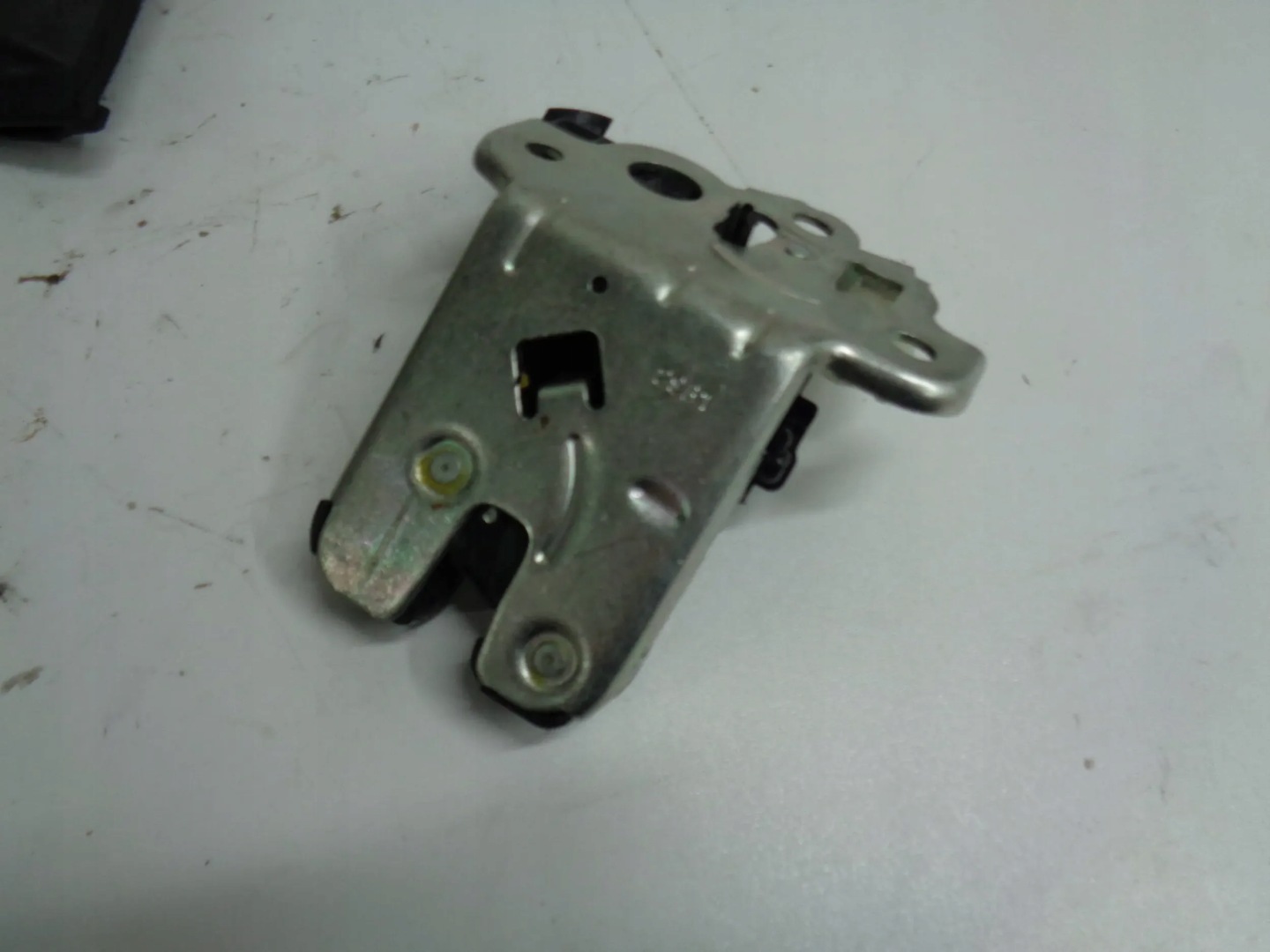 AUDI A6 C7 4G A7 lock bonnet rear part