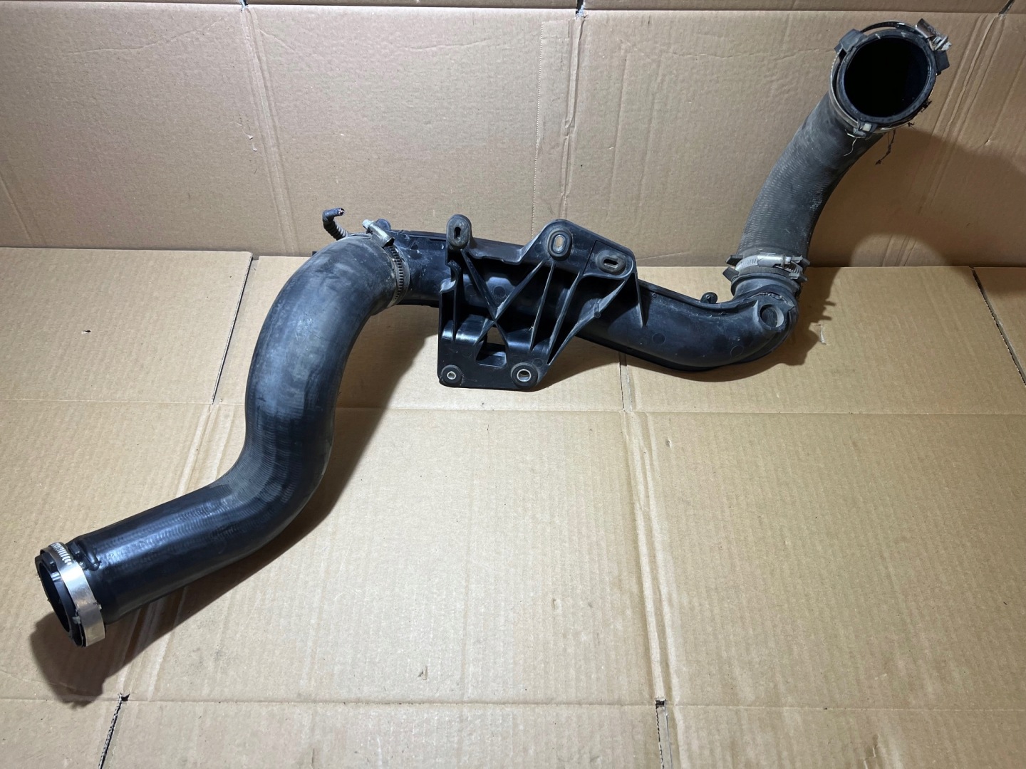 AUDI A4 B8 A5 8T rohr intercooler 8K0145673L 038906051C
