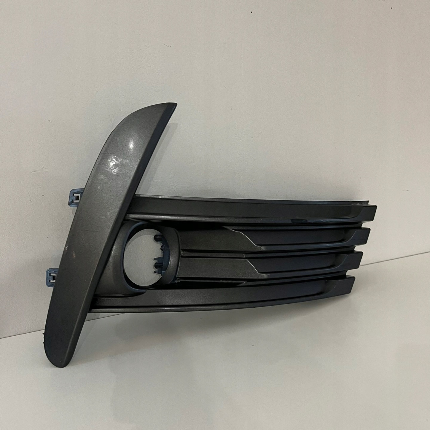 TOYOTA COROLLA XI LIFT 2016-2019 grid right front 81481-02630