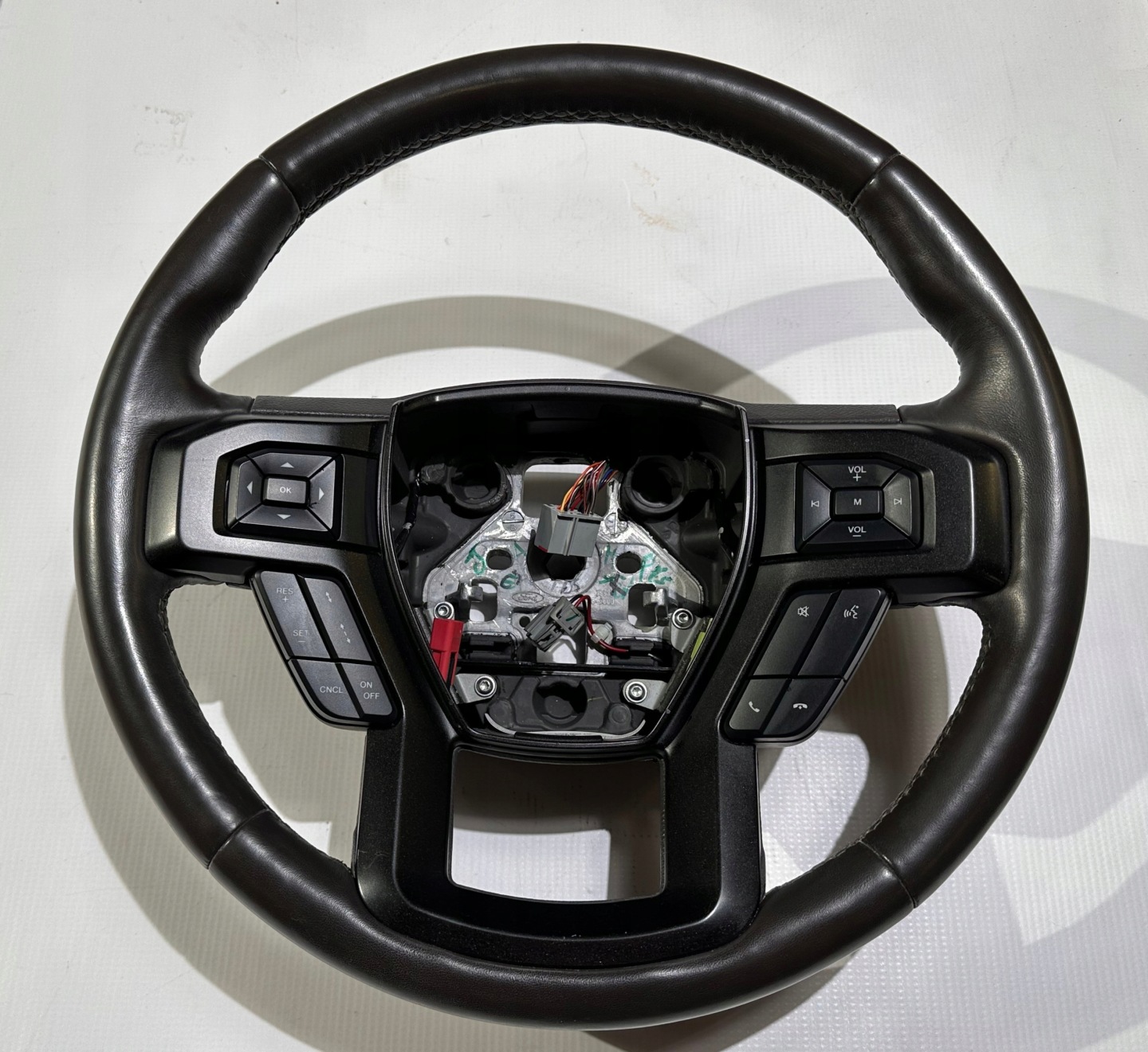 steering wheel, leather podgrzewanie Ford Expedition 2018 - 2022