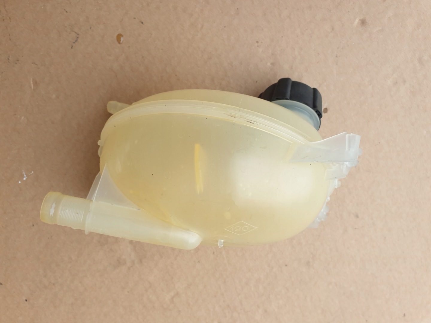 Réservoir eau RENAULT CLIO CAPTUR 2013- 217107259R