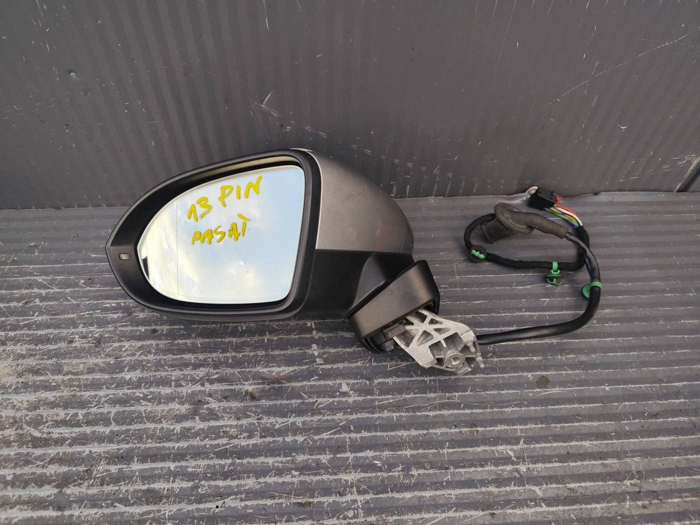 VW PASSAT B8 zrcadlo levé 13 PIN