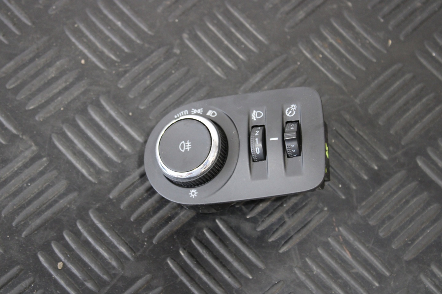 interruttore luci 39085923 OPEL COMBO E