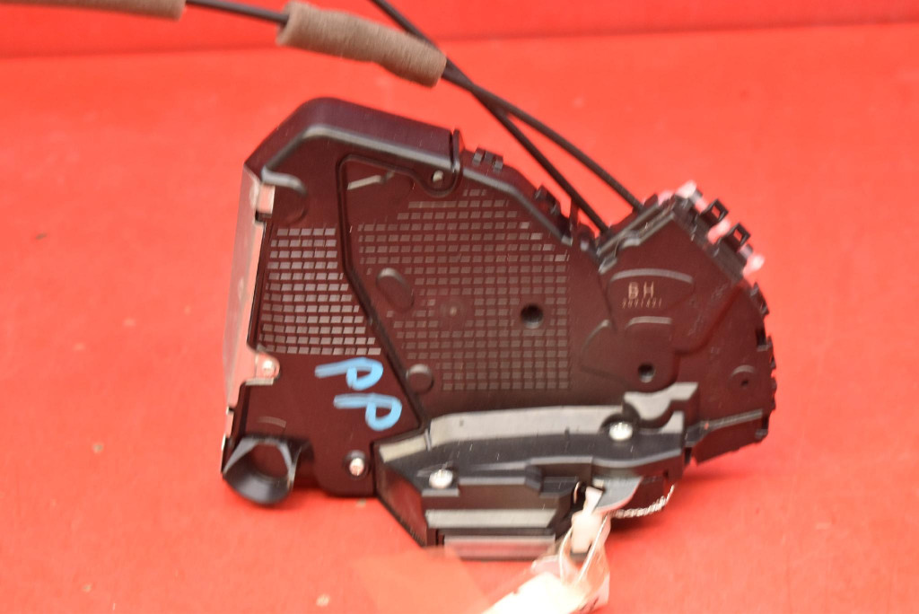 lock door right front front EU LEXUS UX 250H 18-22