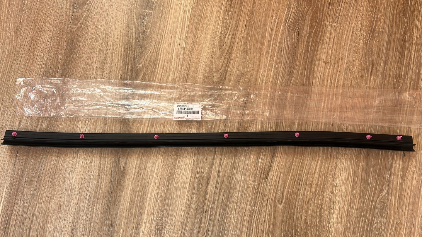 lower gasket door left left front front TOYOTA RAV4 V 20