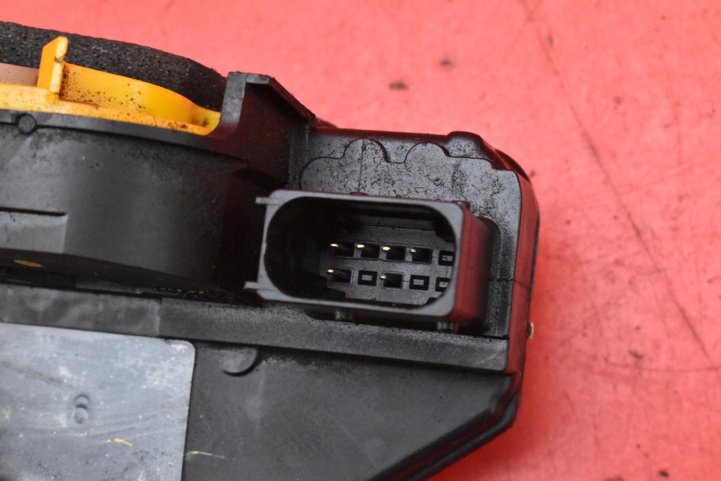 lock door left front front EU OPEL ASTRA 4 IV J KOMBI 09-12