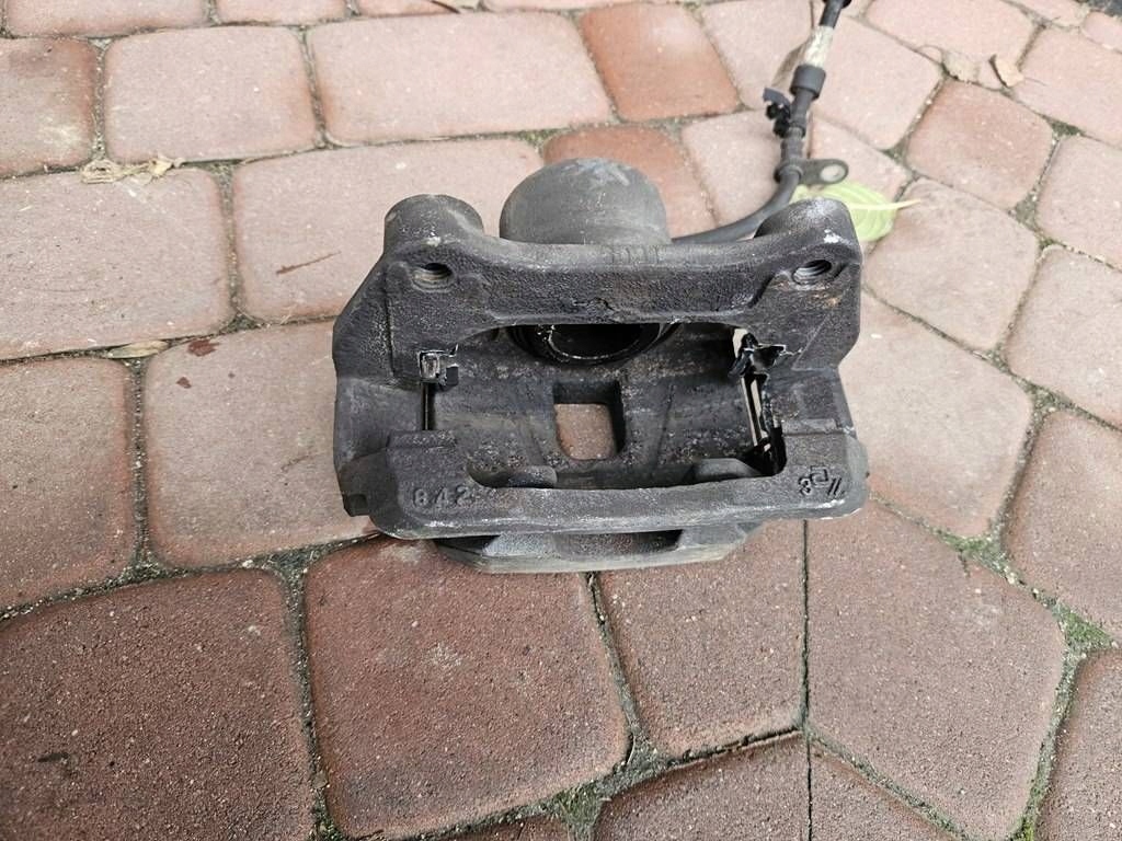 caliper front front right jazmo below duze discs Opel Insignia B 84120873