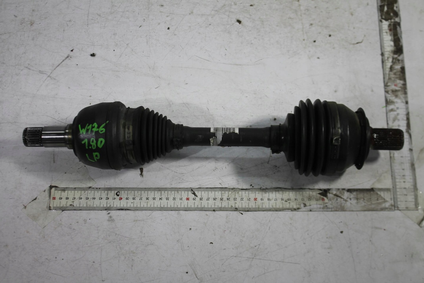 semi-axis left front A2463303100 MERCEDES W176 12